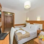Hotel Selenay 3*