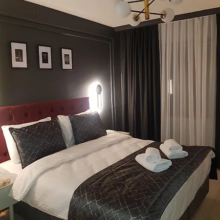 Selenay & 3* Istanbul