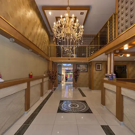 Selenay & 3* Istanbul